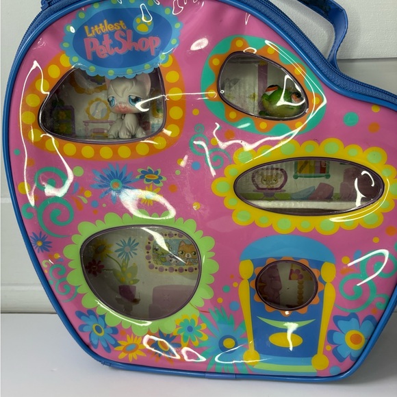 Littlest Pet Shop Portable House Carry Case + 4 Pets - Picture 6 of 8